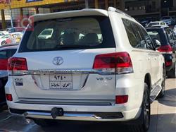 تۆیۆتا لاند کروزەر